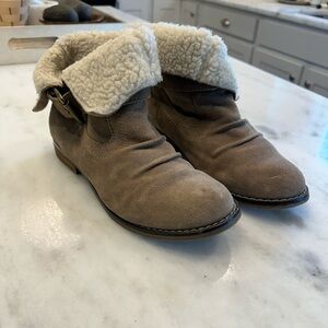 Cozy Tan Suede Leather MIA Ankle Boots with Vegan Shearling Lining